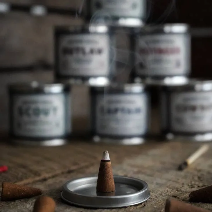 Voyager | Amber   Smoked Oud - Incense Cones